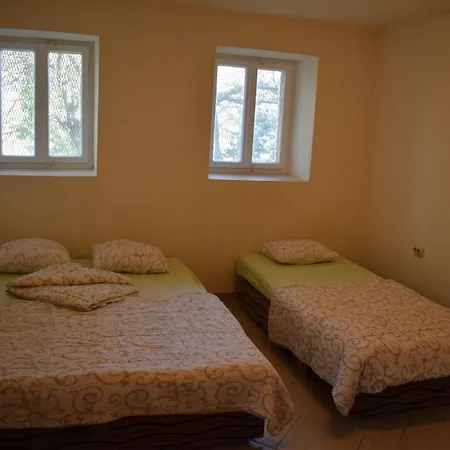 Old Town Apartment *